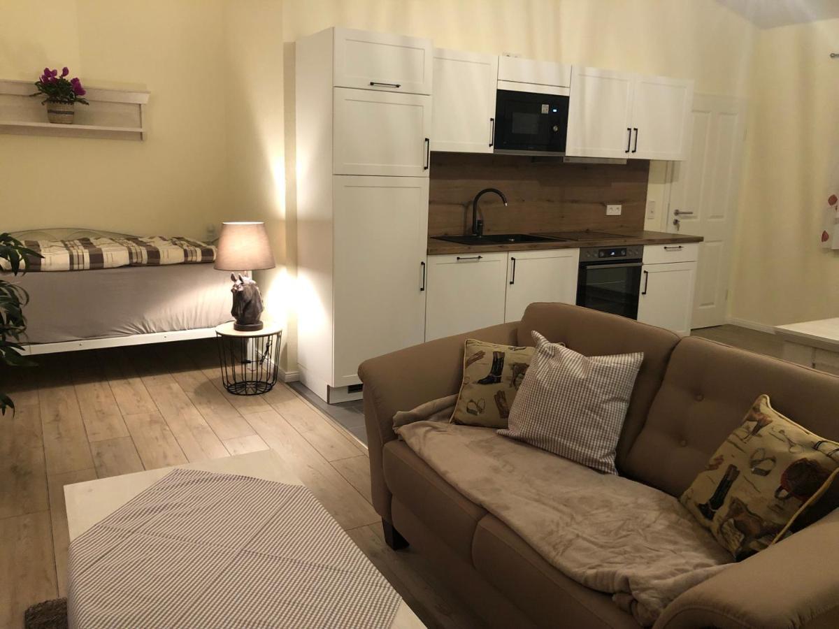 Ferienapartments Reitanlage Schenksolz Schenklengsfeld ภายนอก รูปภาพ